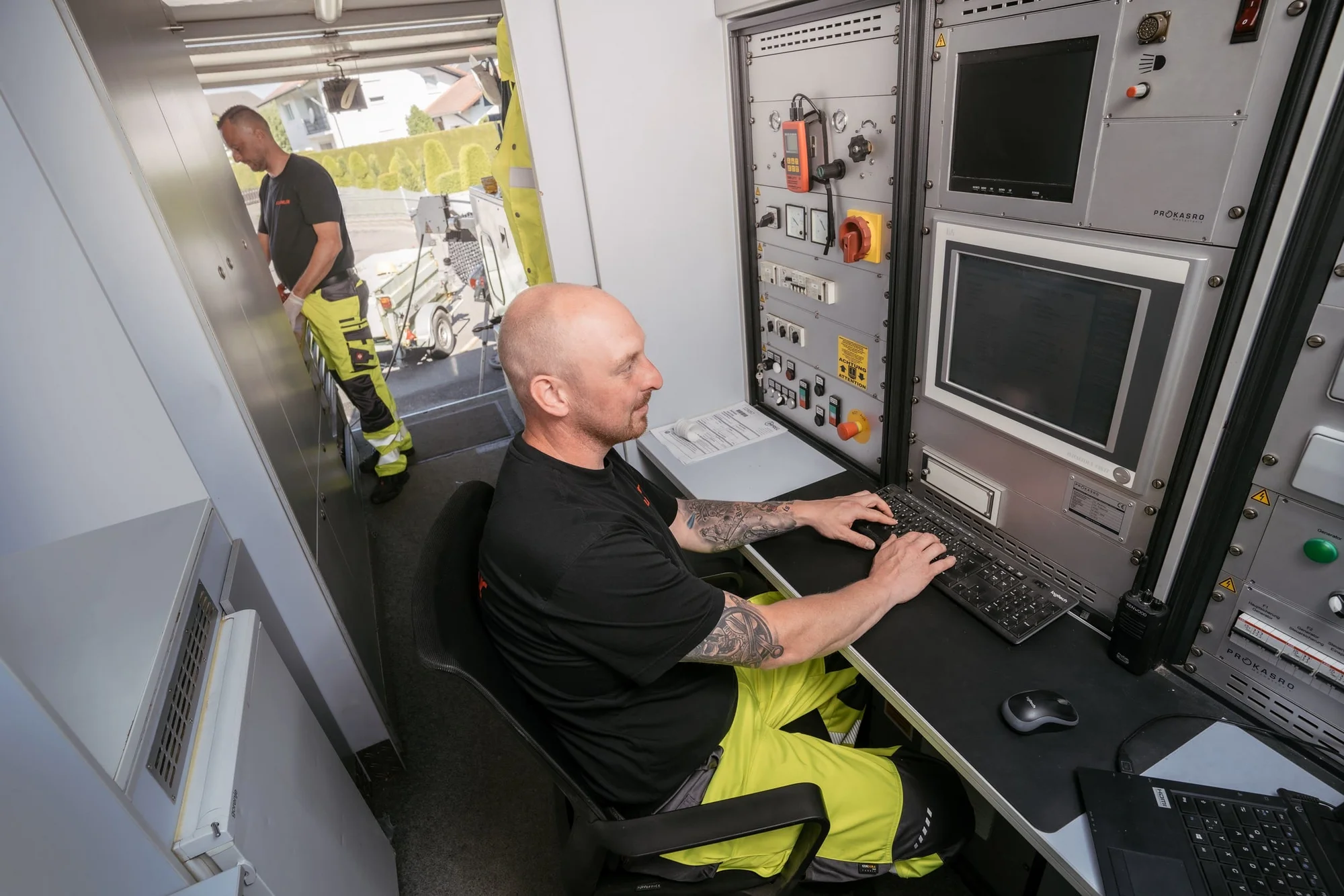 Schlammsaugen in Landshut an einem Becken